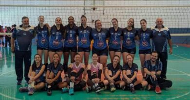 Vôlei sub-17 jundiaiense sai na frente no play-off final do Campeonato Estadual