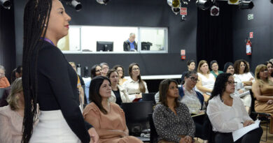 Capacitação sobre inclusão escolar emociona diretores municipais e aborda a importância do papel da família na educação